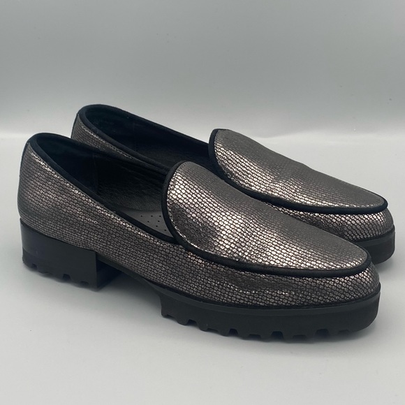 EUC Donald J. Pliner Elen Loafer, Size 8M - Picture 5 of 10